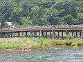 渡月橋，是嵐山的象徵。聽說都是用木頭搭建，無鐵釘